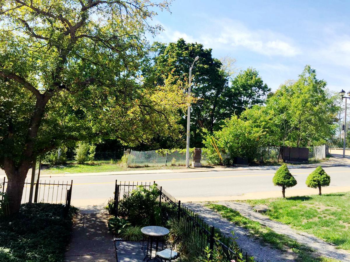 Acacia Bed & Breakfast Niagara Bagian luar foto