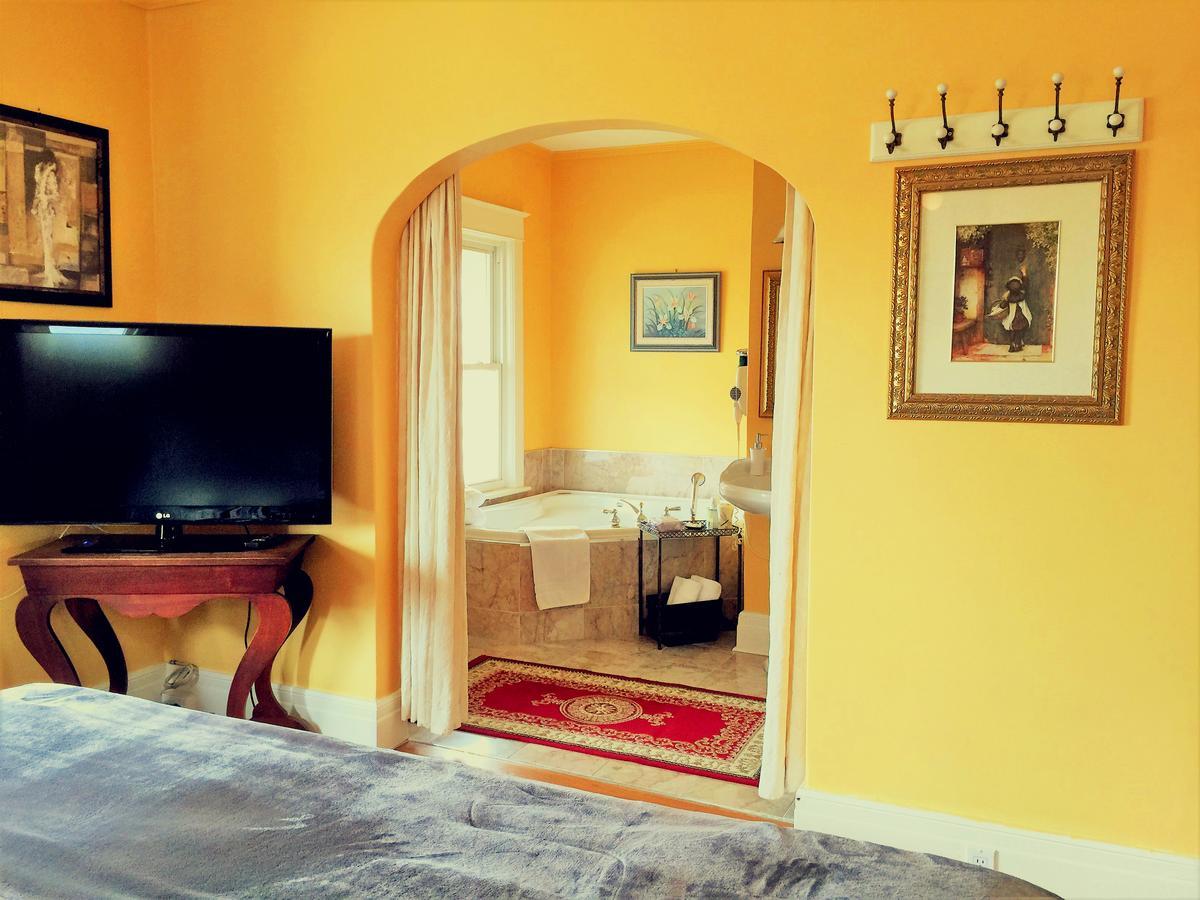 Acacia Bed & Breakfast Niagara Bagian luar foto